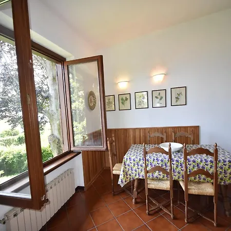 In With Maggiore Views Vakantiehuis *