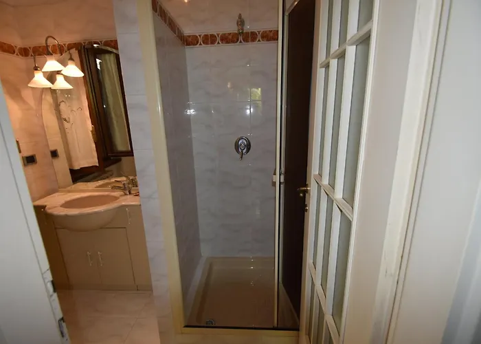 In With Maggiore Views Ghiffa